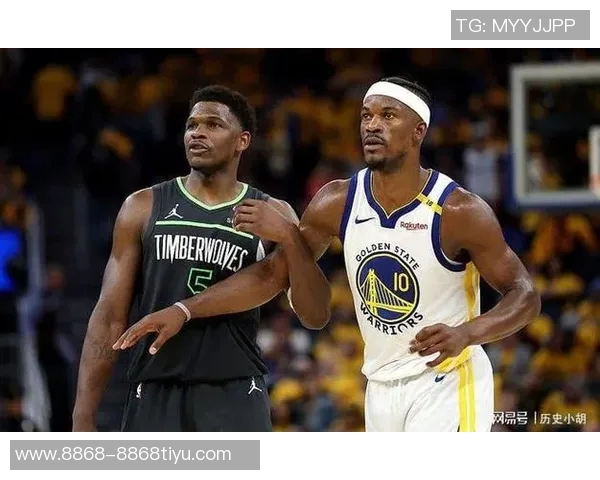 爱德华兹谈与兰德尔的默契配合新赛季展现更多精彩瞬间