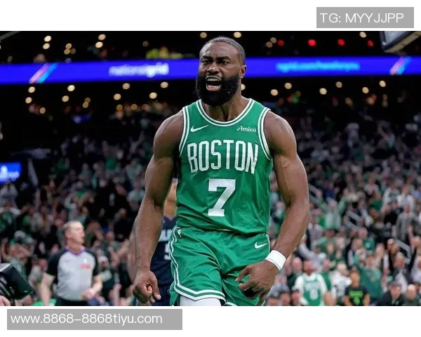 杰伦布朗上半场表现出色10投6中砍下17分正负值高达22助力球队领先